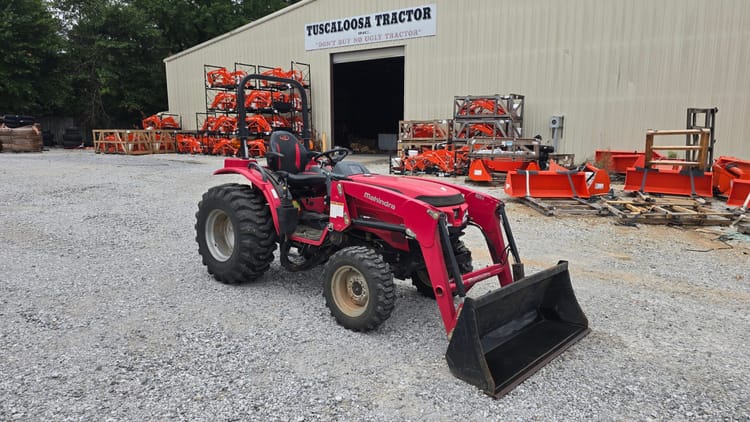 Mahindra 1626 4WD Tractor Loader
